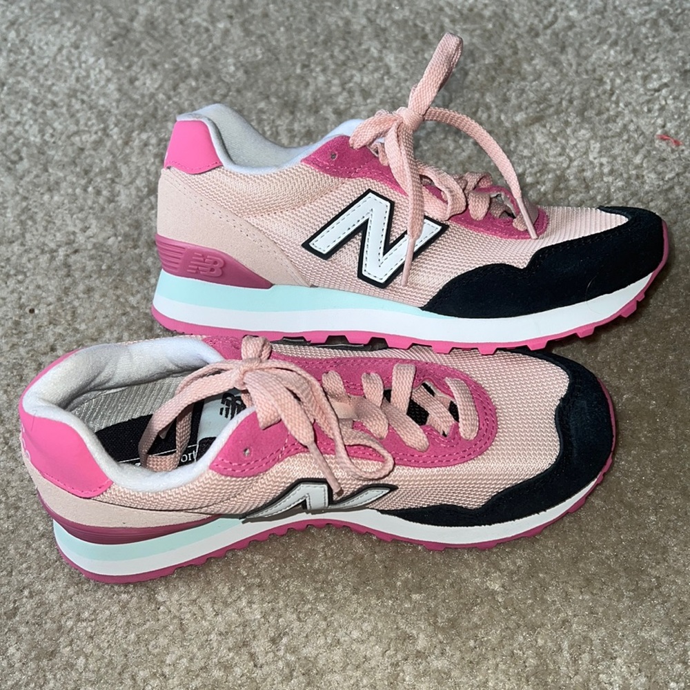 NEW BALANCE SNEAKERS
